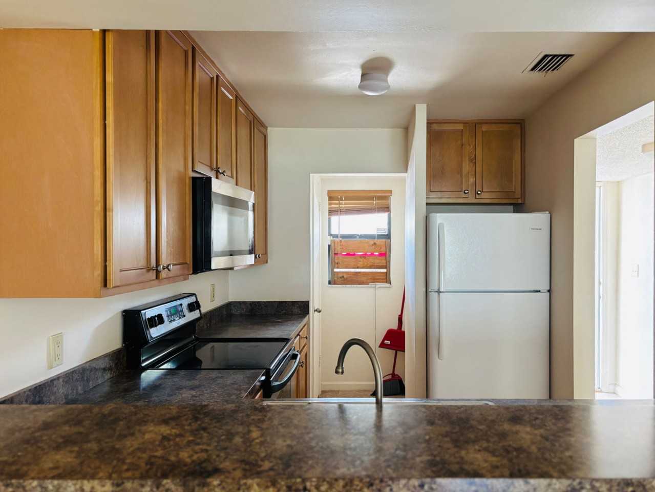 2906 Plaza Terrace Dr #2906 - Photo 7 of 32