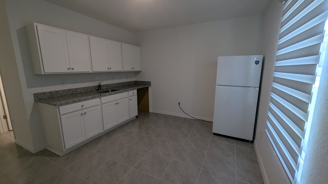 298 Eldron Blvd Se #NA - Photo 2 of 13