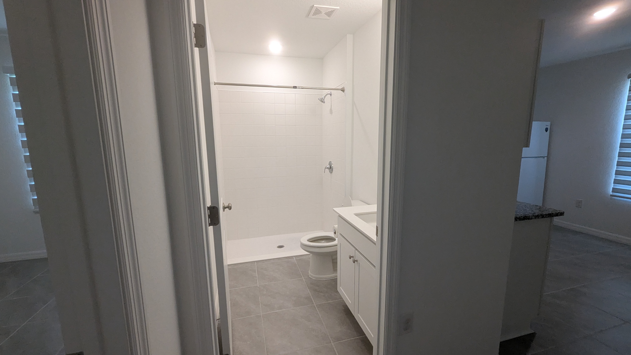 298 Eldron Blvd Se #NA - Photo 6 of 13