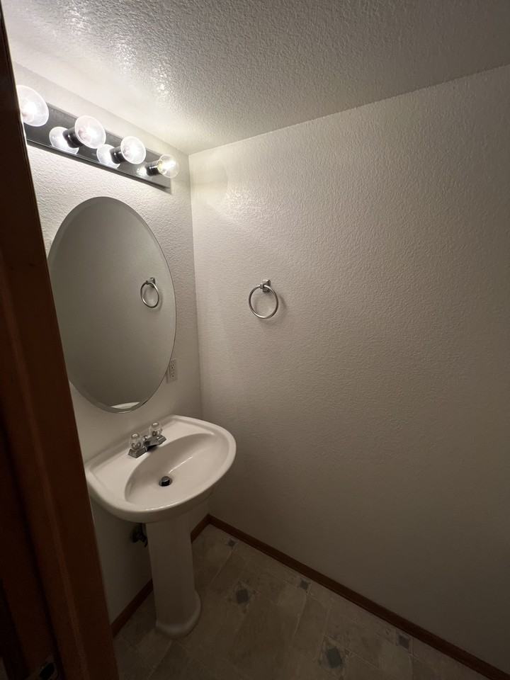 7122 Arrowroot Ave #NA - Photo 6 of 11