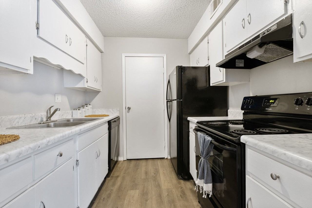 Riverbanks Retreat - Photo 2 of 8