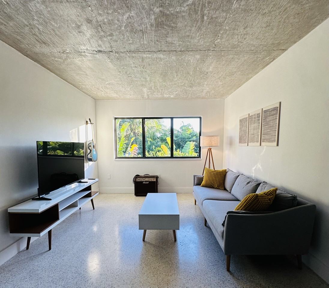 190 Nw 69th St #7 - Photo 2 of 16