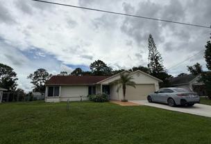 1374 Sw Hunnicut Ave - Photo 1 of 1