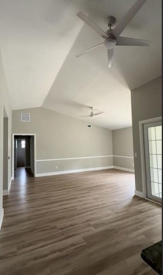 1374 Sw Hunnicut Ave - Photo 4 of 15