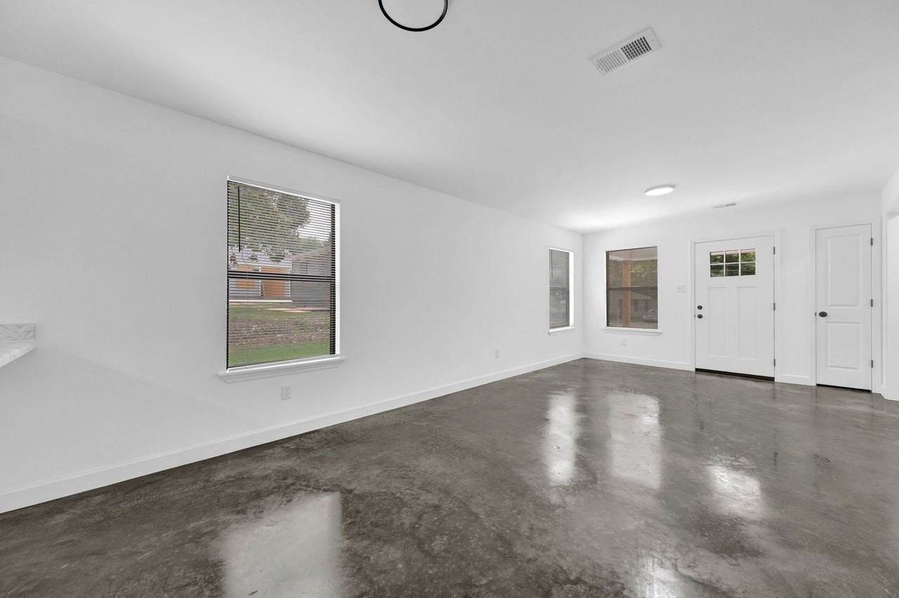 252 Dixie Rd - Photo 2 of 4