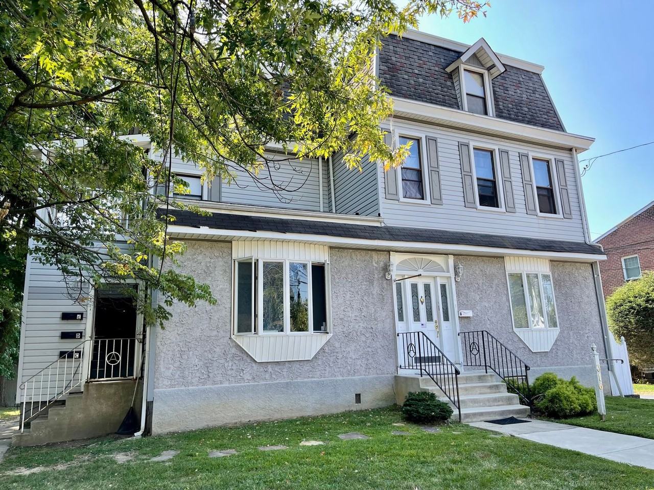 316 E Ridley Ave - Photo 2 of 15