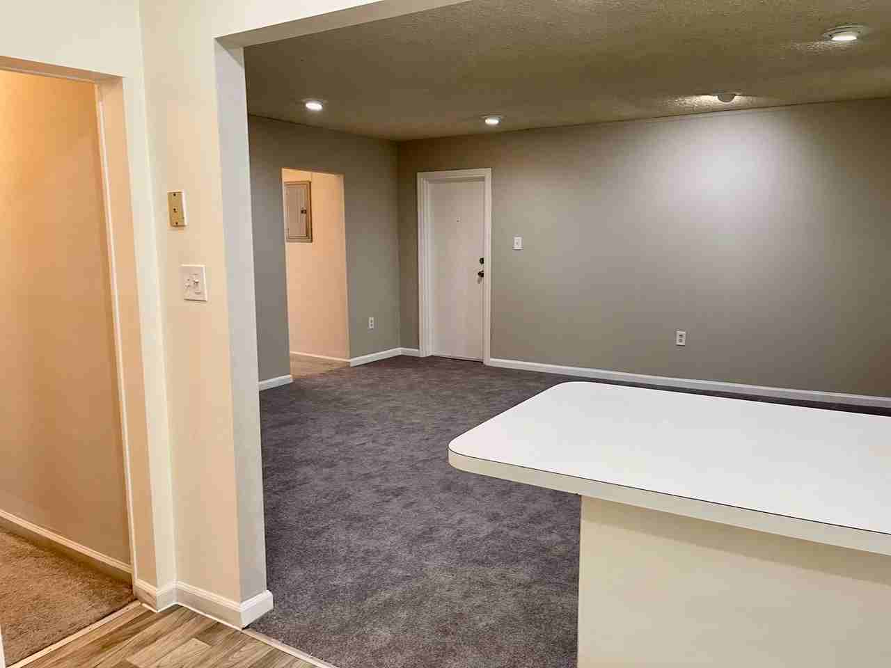 316 E Ridley Ave - Photo 7 of 15
