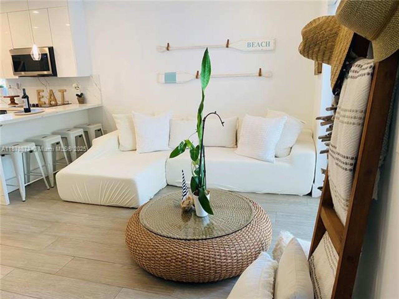 798 798 Crandon Blvd th 57B - Photo 3 of 20