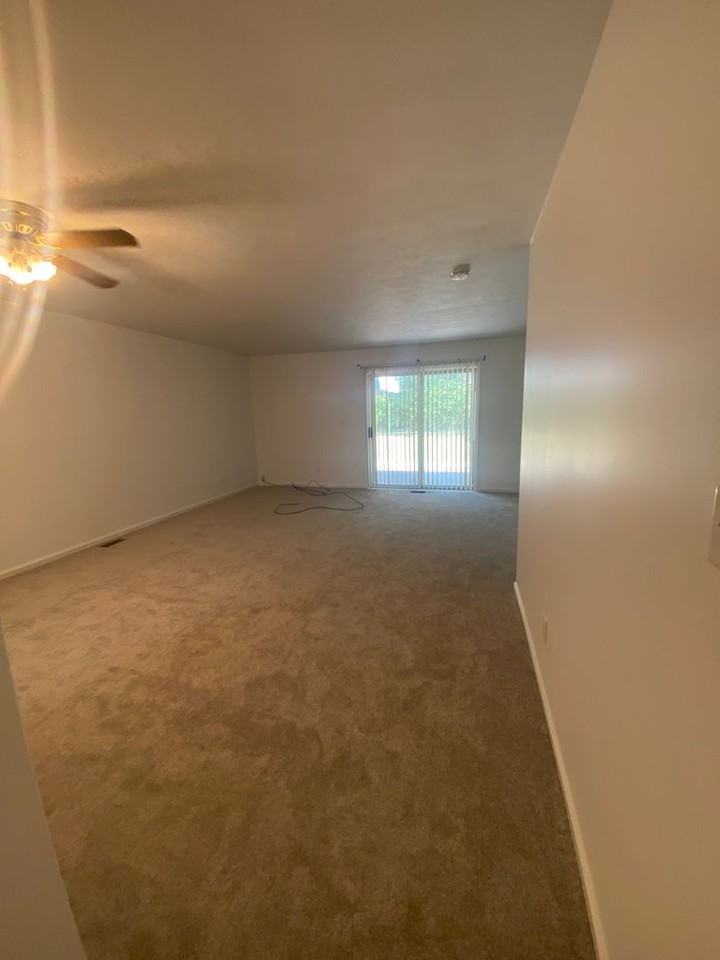 8758 Meadowcreek Dr - Photo 2 of 14