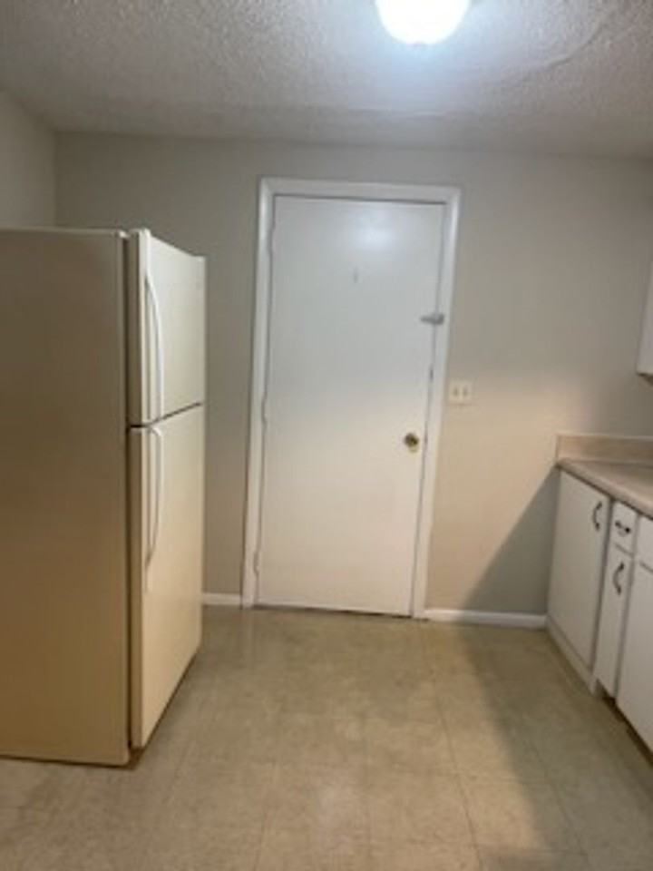7068 County Road 213 - Photo 5 of 6