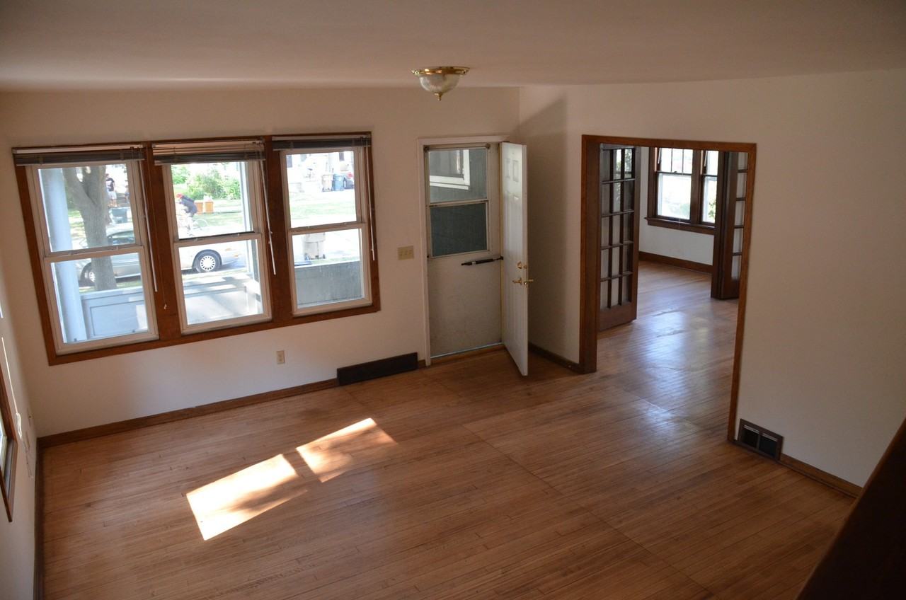 935 Vilas Ave - Photo 2 of 15