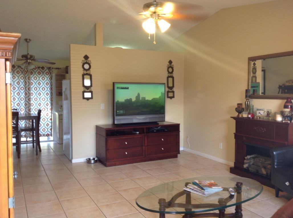 1712 Sw Gloria Ln - Photo 5 of 10