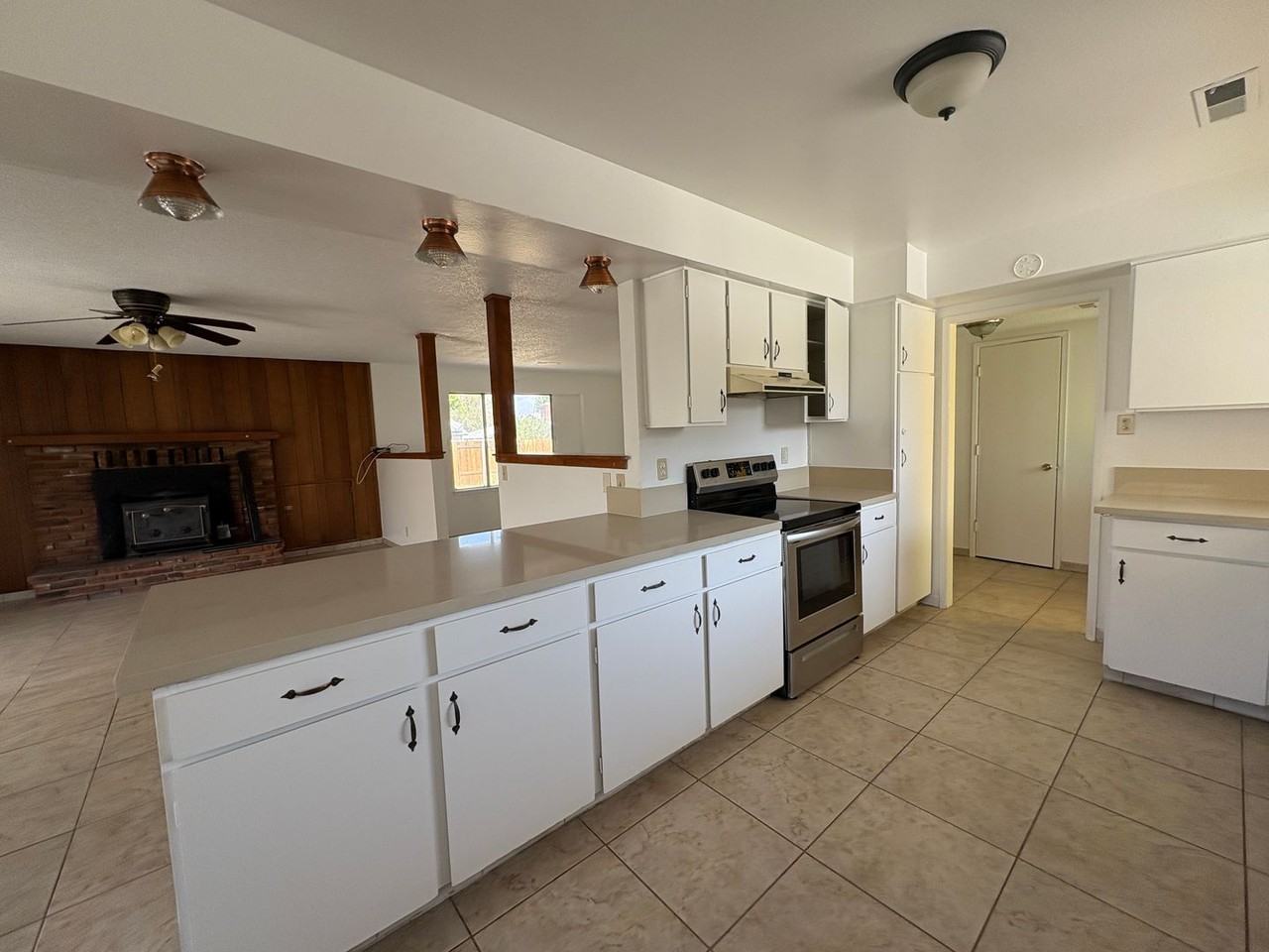 202 Terrace Dr - Photo 6 of 17
