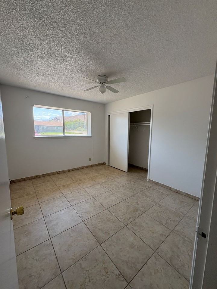 202 Terrace Dr - Photo 7 of 17
