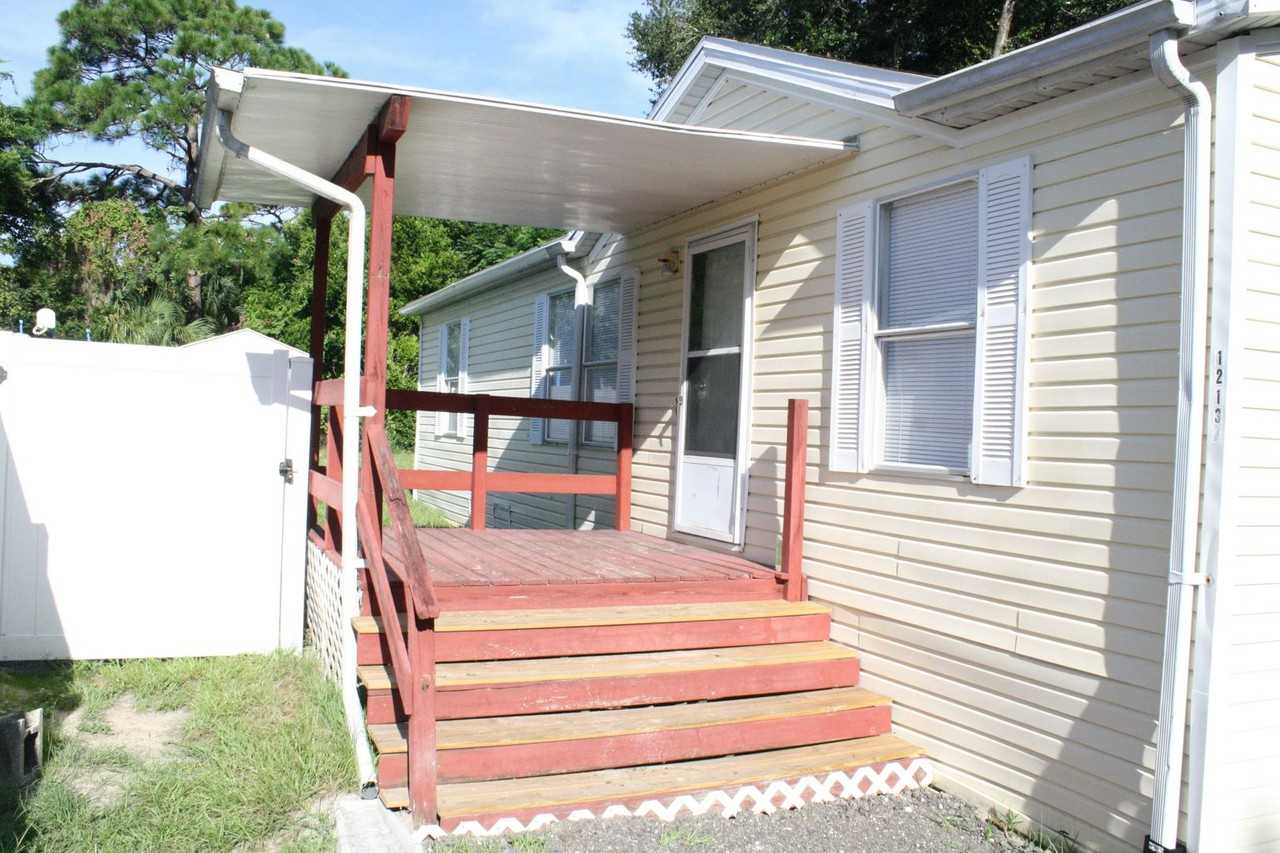 12137 Ensley Ave - Photo 2 of 11