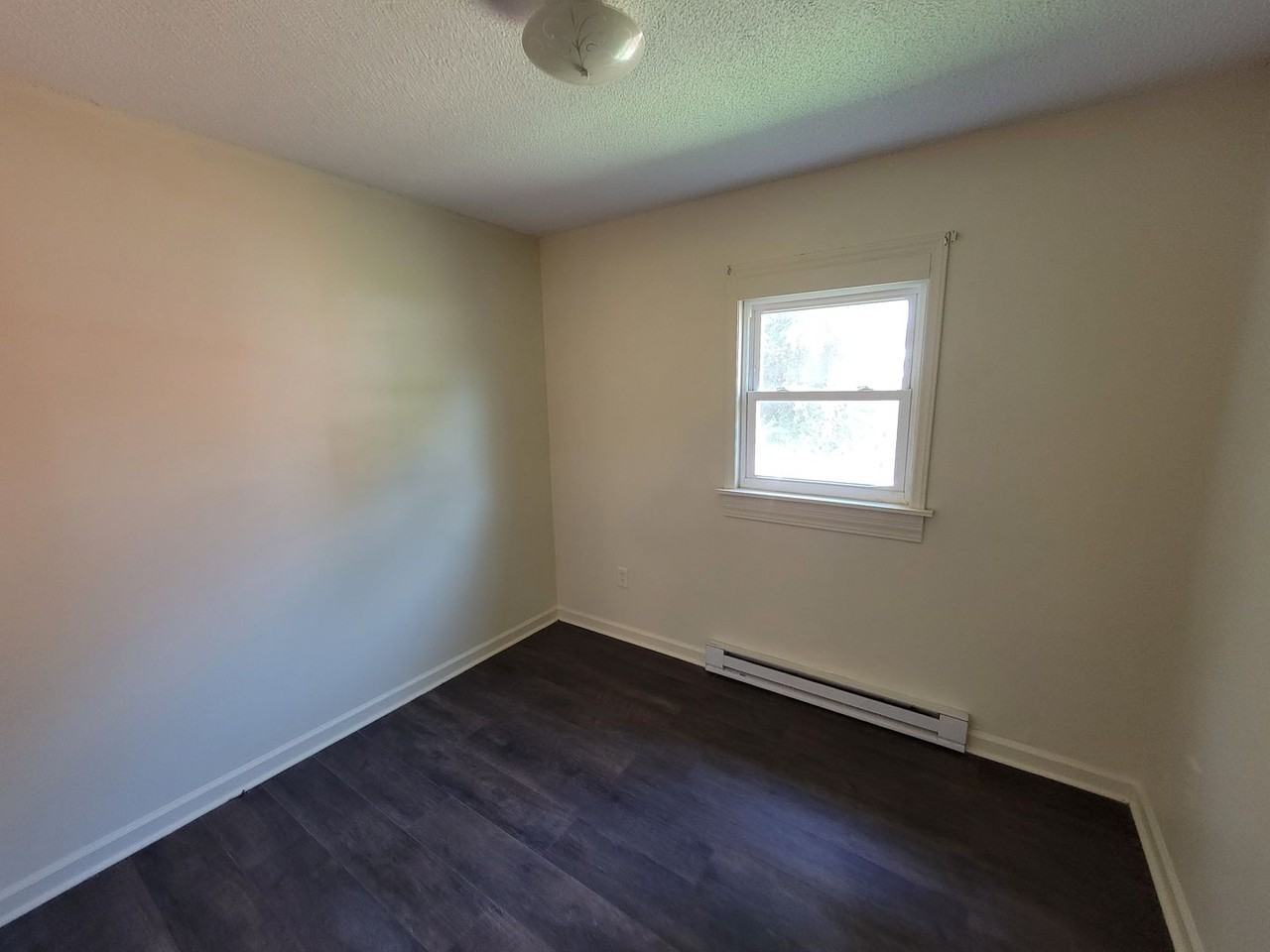 2402 Phillips Ave - Photo 2 of 9