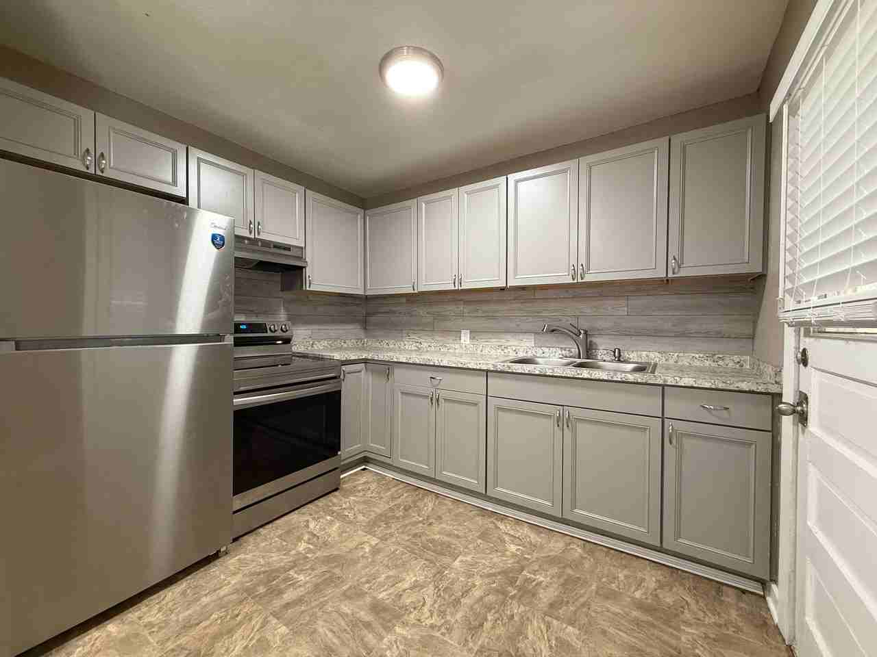1011 Alachua Ave - Photo 3 of 8