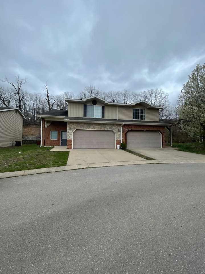155 Hickory Ridge Dr - Photo 2 of 39