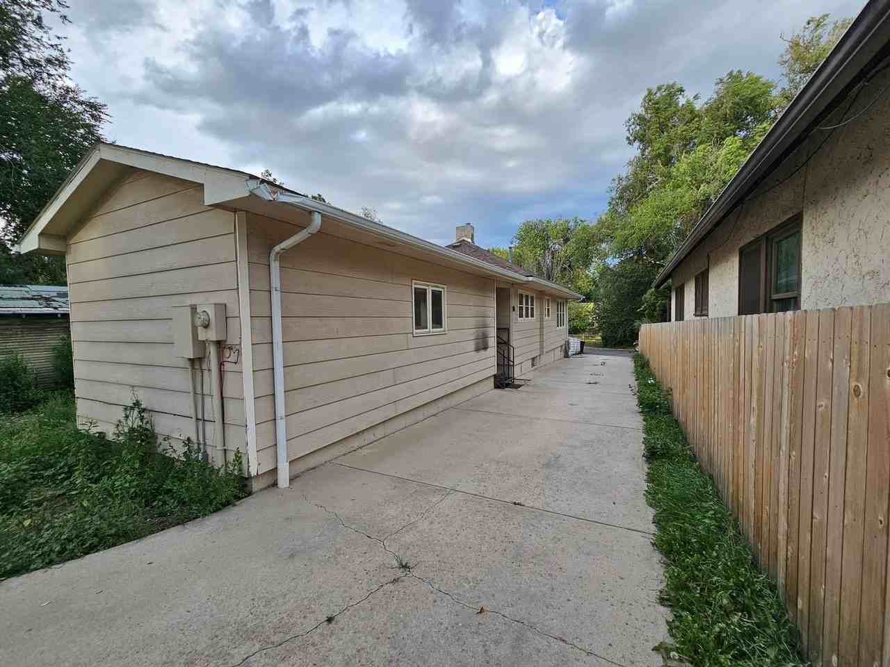 1712 Ivy Pl - Photo 2 of 19