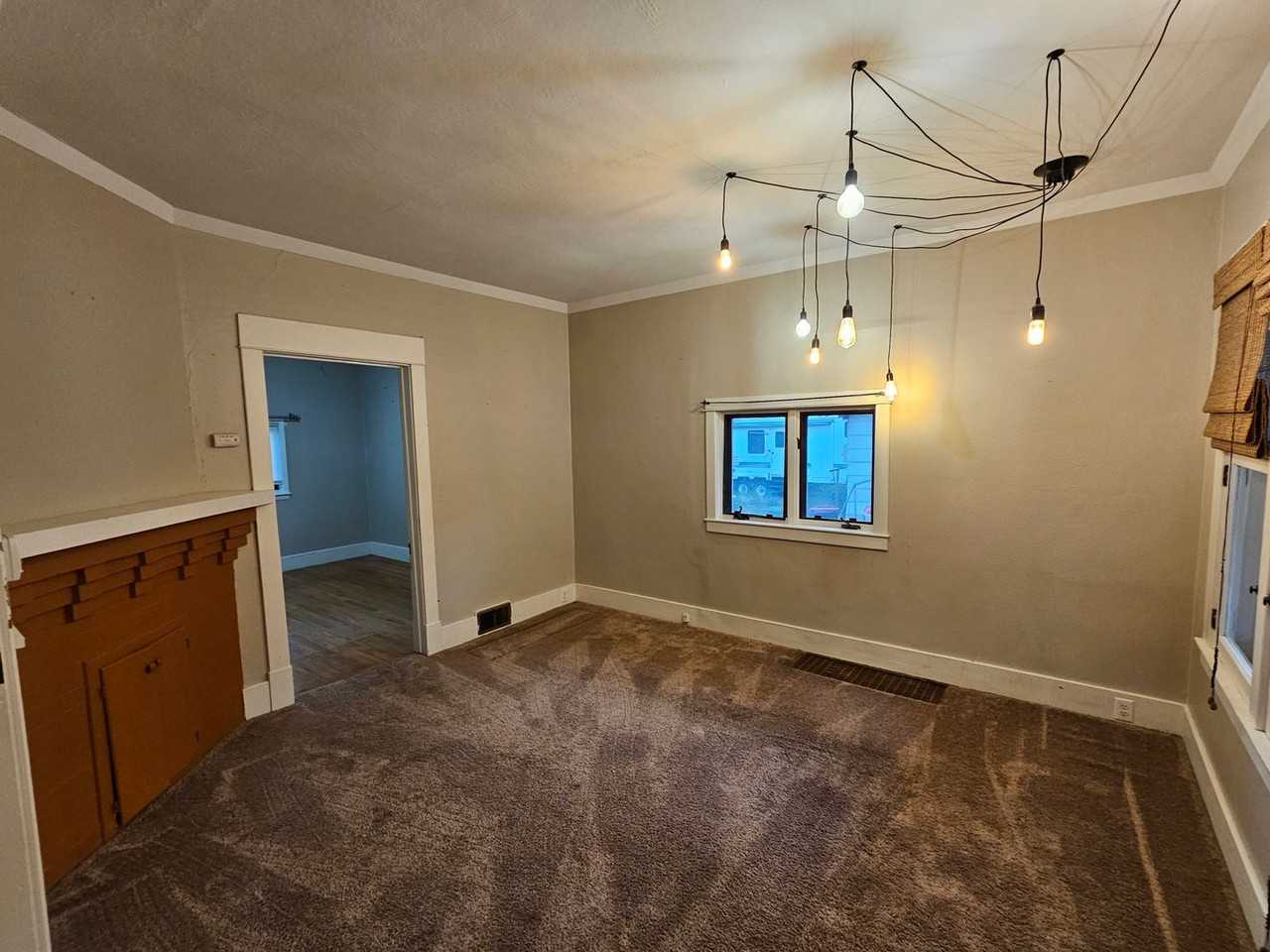 1712 Ivy Pl - Photo 3 of 19