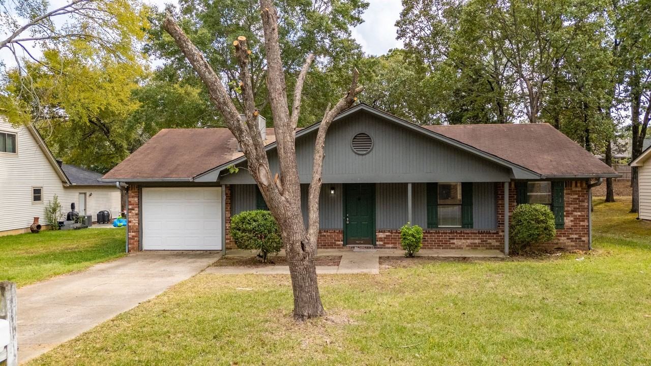 19 Oak Forest Dr - Photo 2 of 38