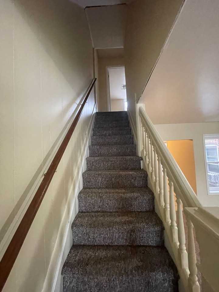 1127 W Union St - Photo 2 of 11