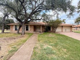 2116 Chinaberry Cir - Photo 1 of 1