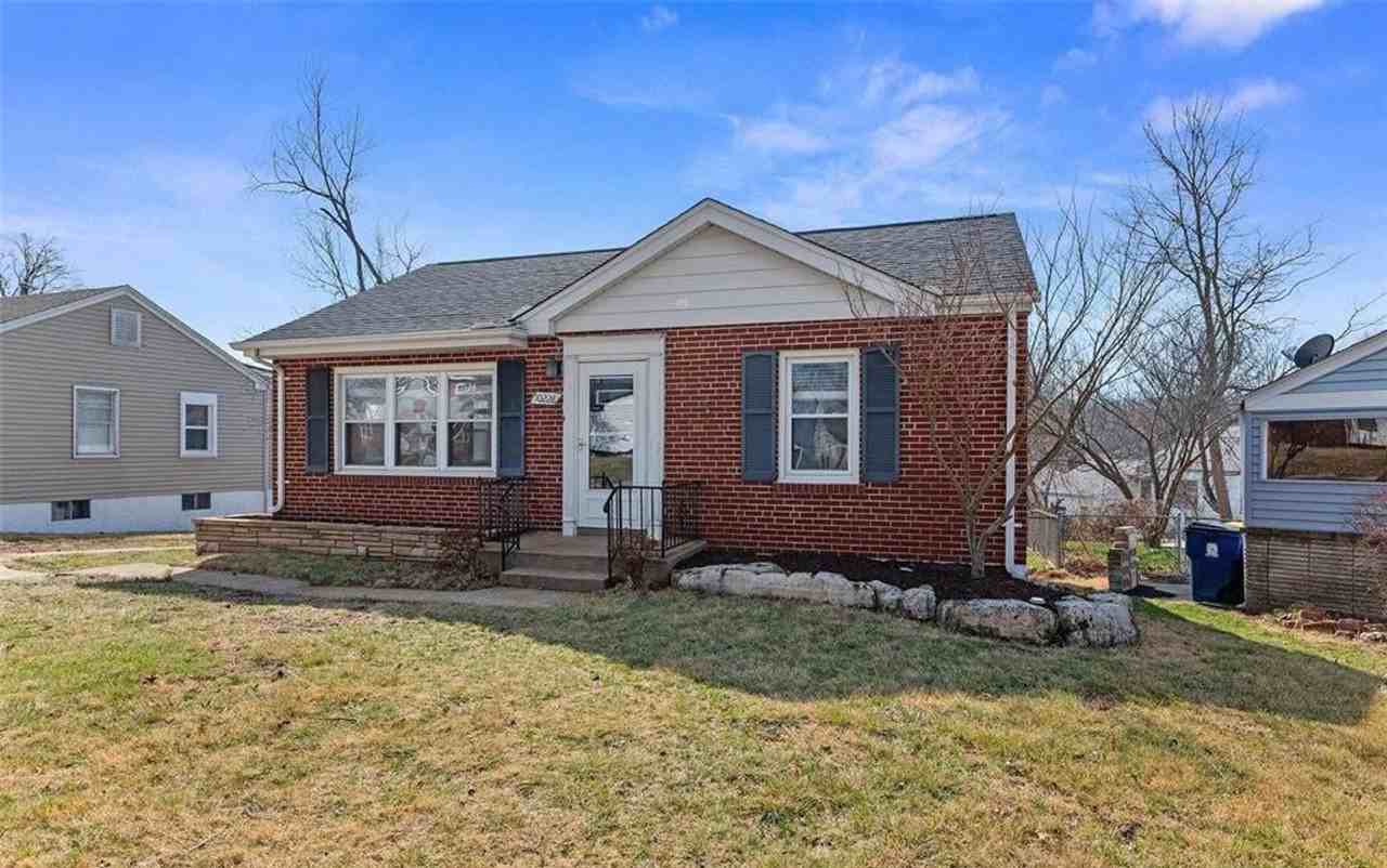 10228 Saint Arsene Ln - Photo 3 of 26
