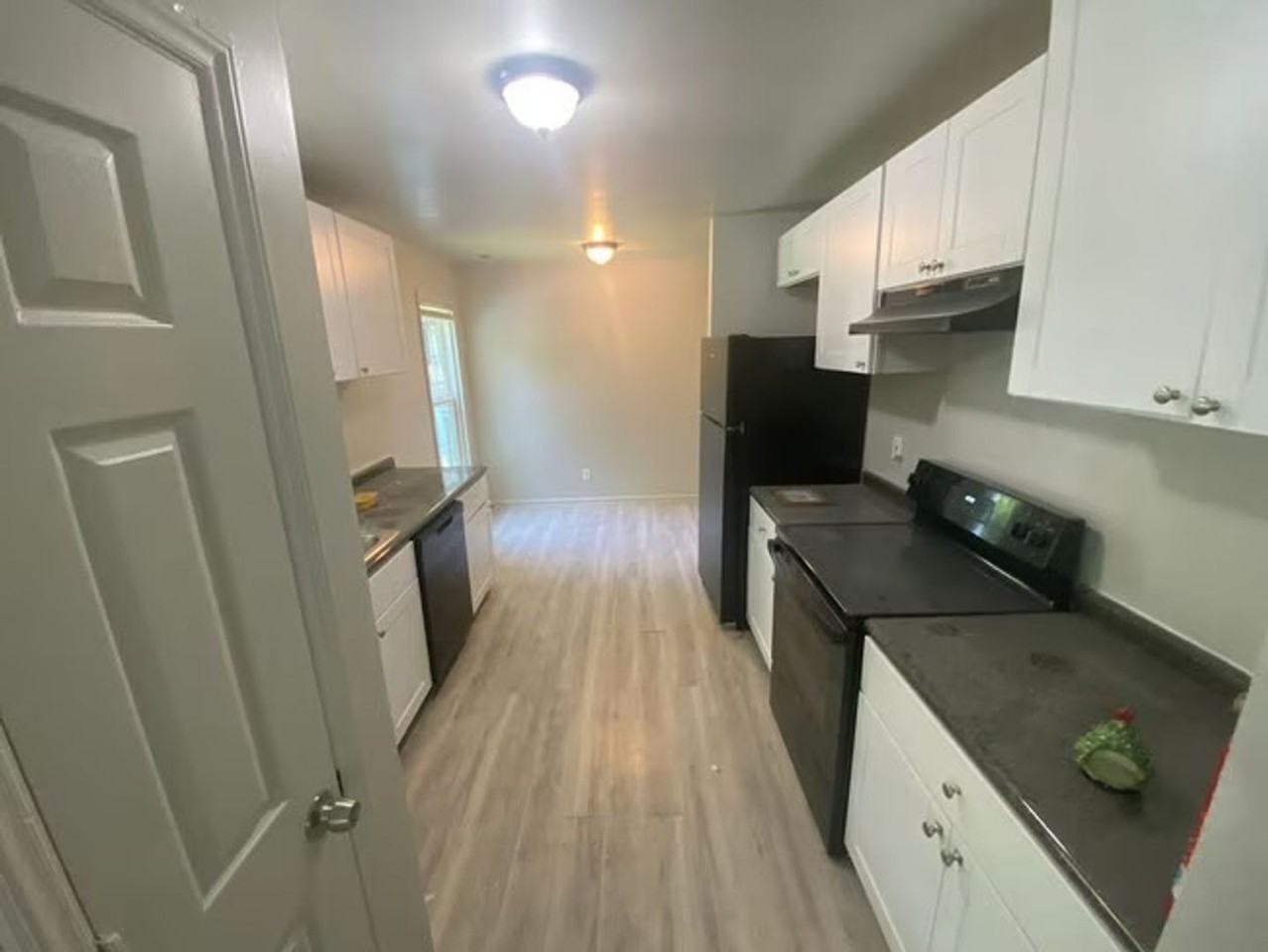 3301 Beck St - Photo 5 of 14