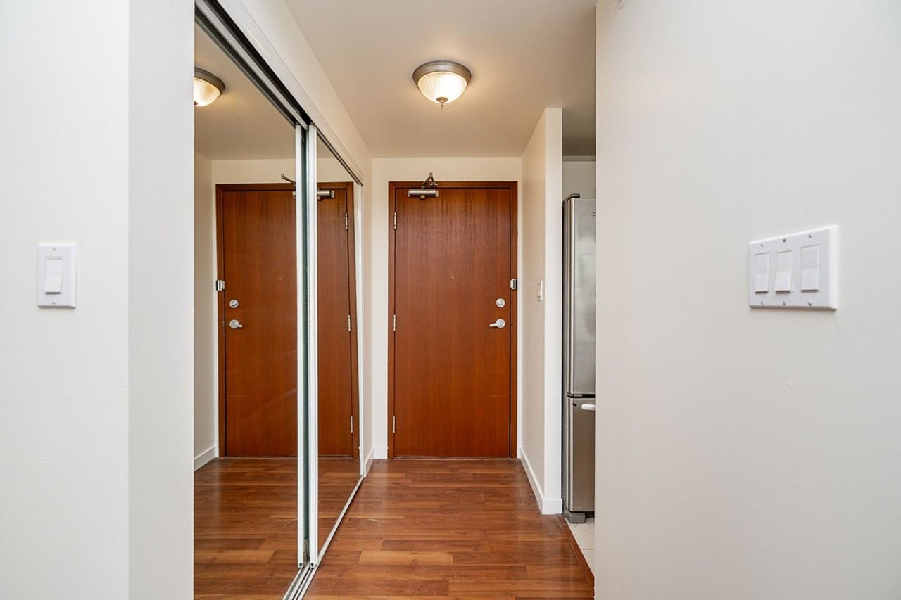 588 Broughton Street #1304 - Photo 3 of 23