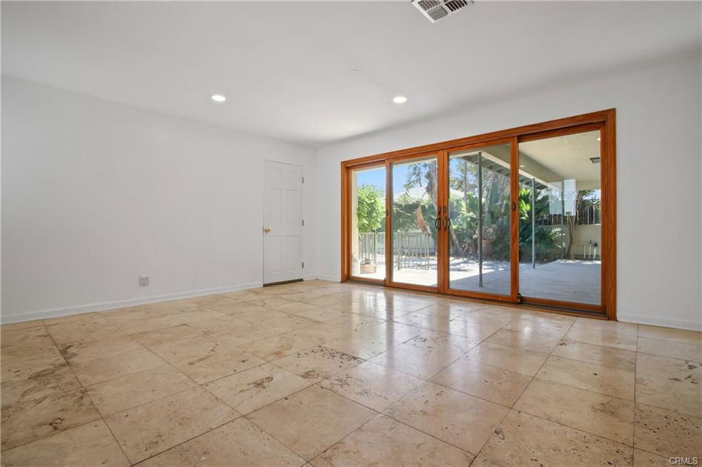 510 S Sparks St - Photo 2 of 8