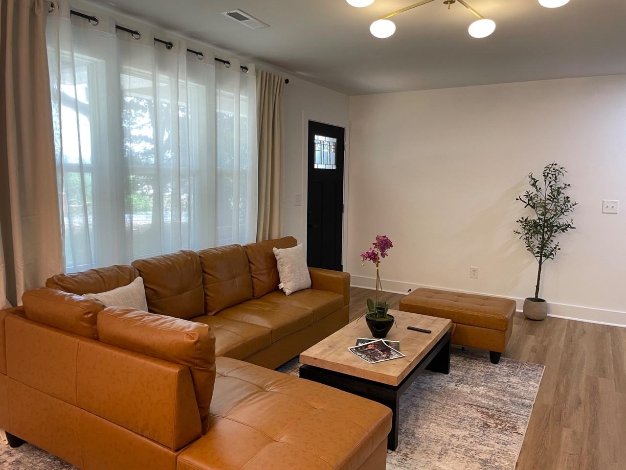 Stilwell Oaks Cir - Photo 2 of 7