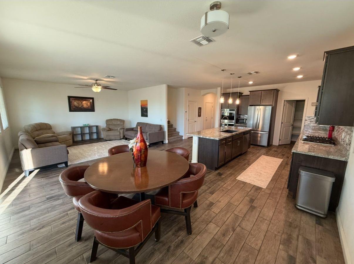 W Hubbard Dr - Photo 2 of 8