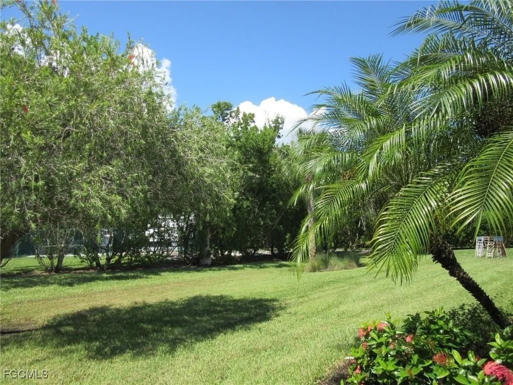 14589 Laguna Dr - Photo 3 of 12