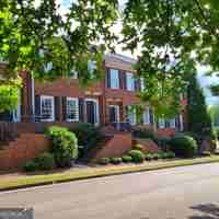 featured image of 1111 Surrey Ln