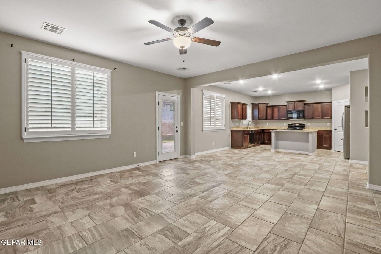 4521 Marisabel Azcarate St - Photo 6 of 41