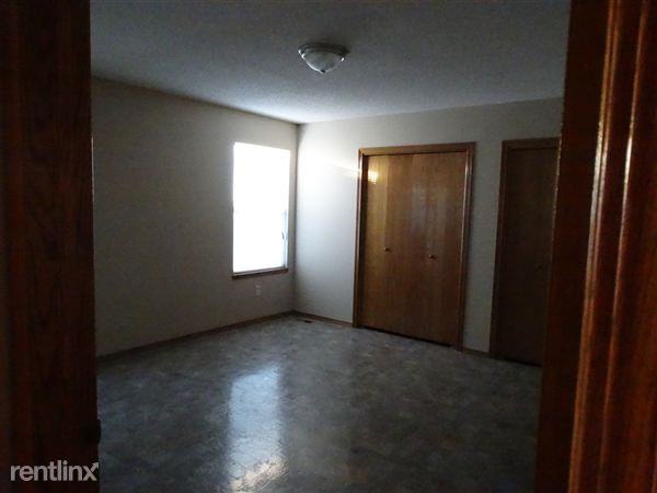2214 Schoolhouse - Photo 3 of 32