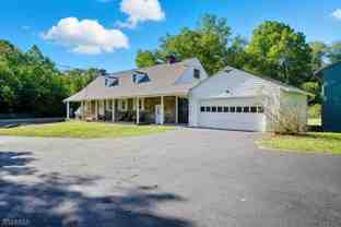 292 Main Rd - Photo 1 of 1