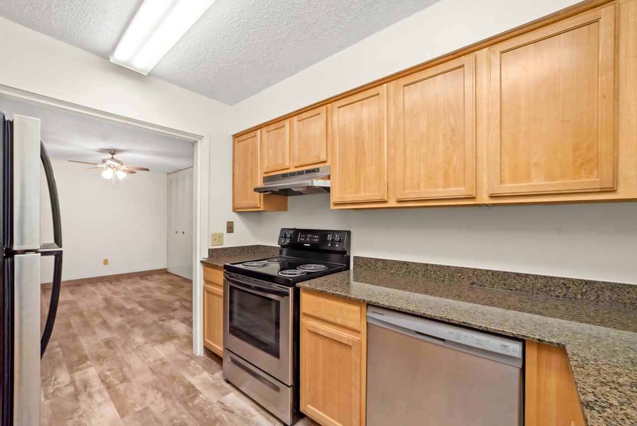 Silas Pointe Apartments - Photo 2 of 18