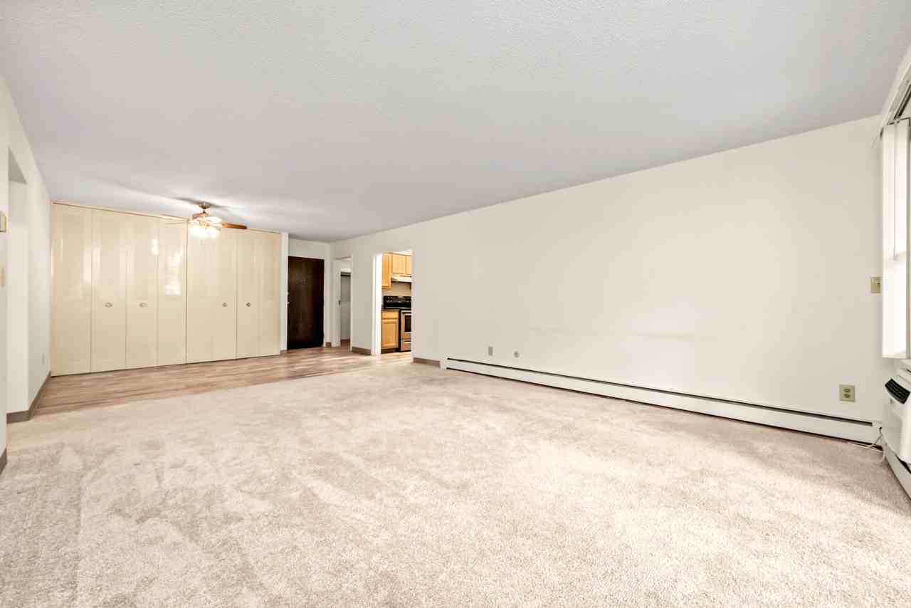 Silas Pointe Apartments - Photo 5 of 18