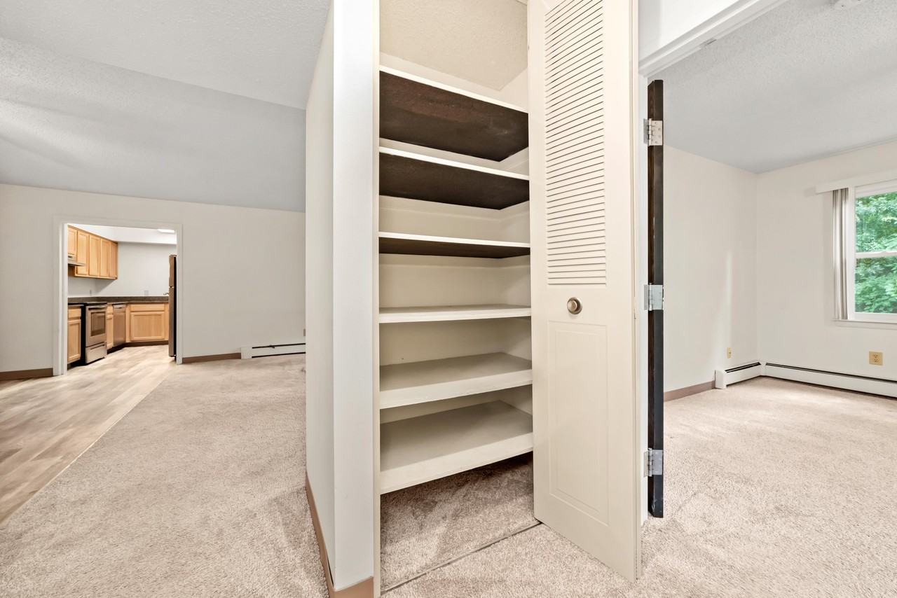 Silas Pointe Apartments - Photo 7 of 18