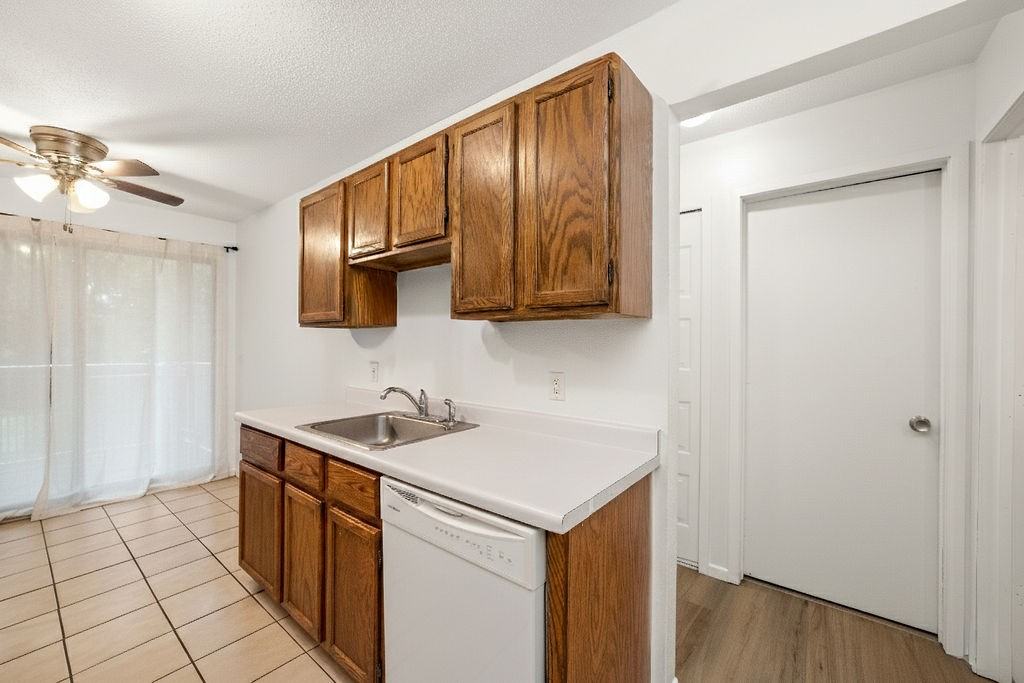 Summerfield Apartments - Photo 2 of 15