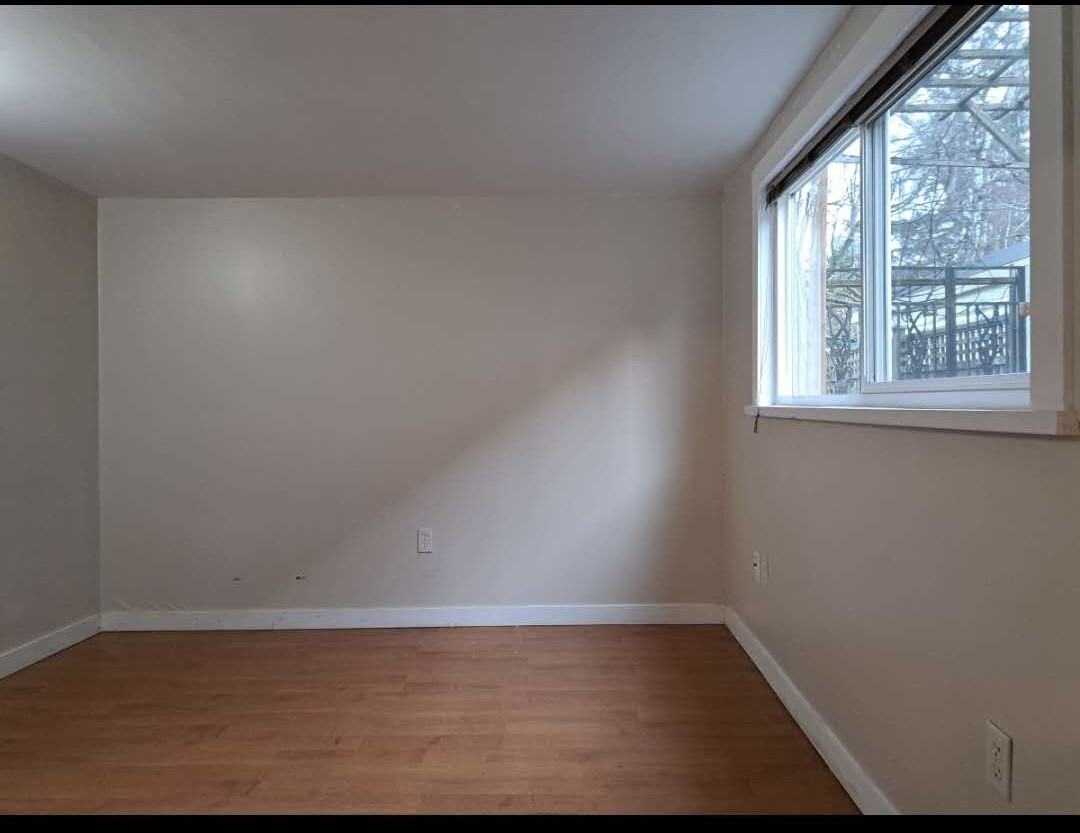 10542 131A St - Photo 2 of 3