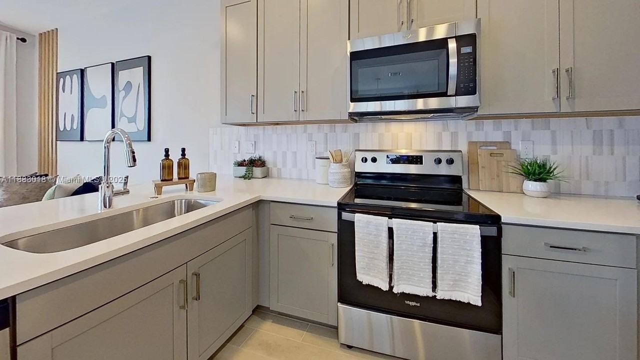 17132 Southwest 2nd Street #17132 - Photo 4 of 10