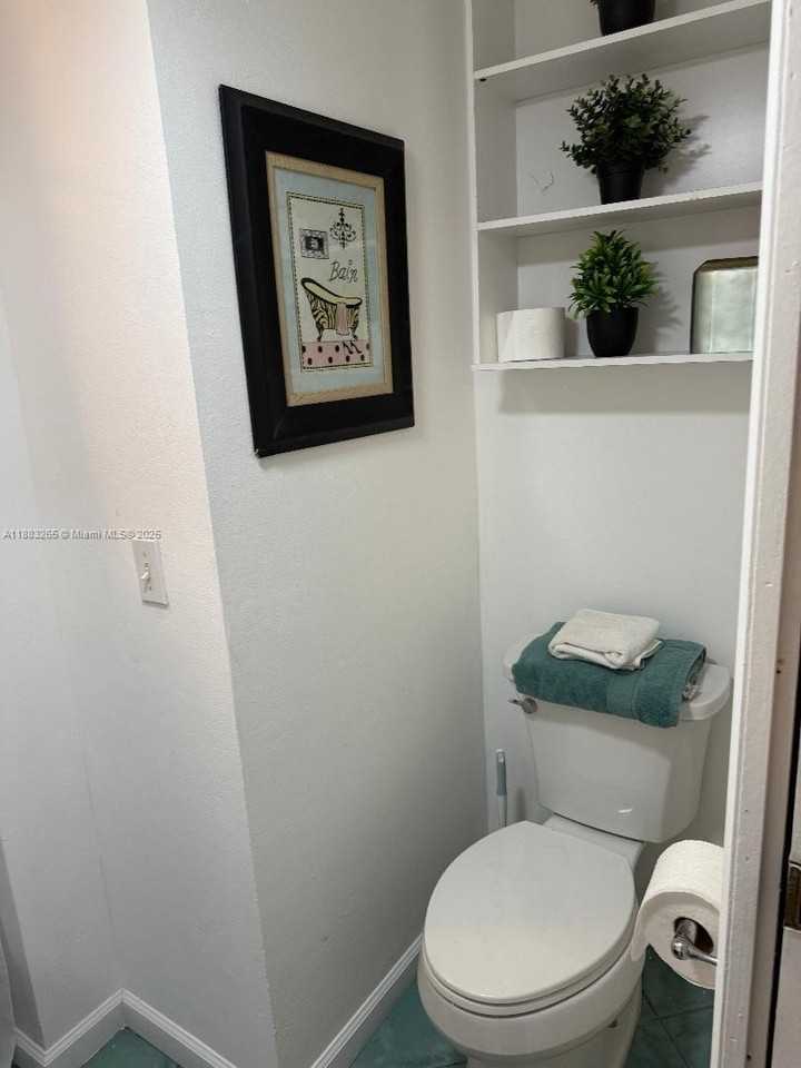 2624 Ne 14th St #S - Photo 2 of 5