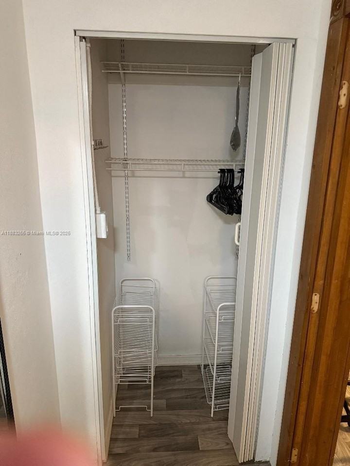 2624 Ne 14th St #S - Photo 4 of 5