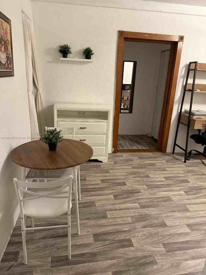 2624 Ne 14th St #S - Photo 5 of 5