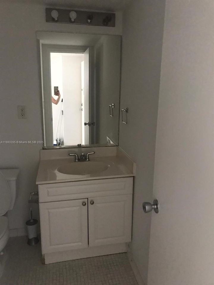 19380 Collins Ave #319 - Photo 2 of 12