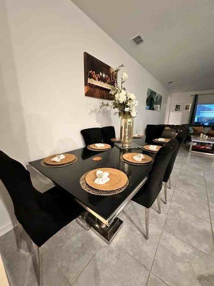 684 Sand Pine Ln - Photo 4 of 17