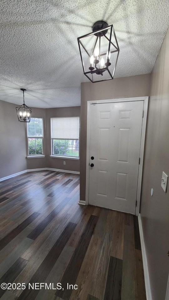 8193 Loch Avon Ct - Photo 5 of 25